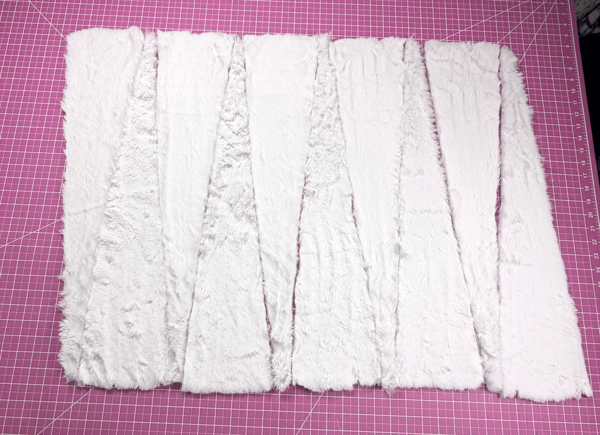 10 Call Ajaire QC Tree Skirt Bunny wedges