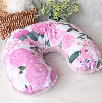 How to Make a Neck Pillow Using Cuddle® Minky Plush Fabrics
