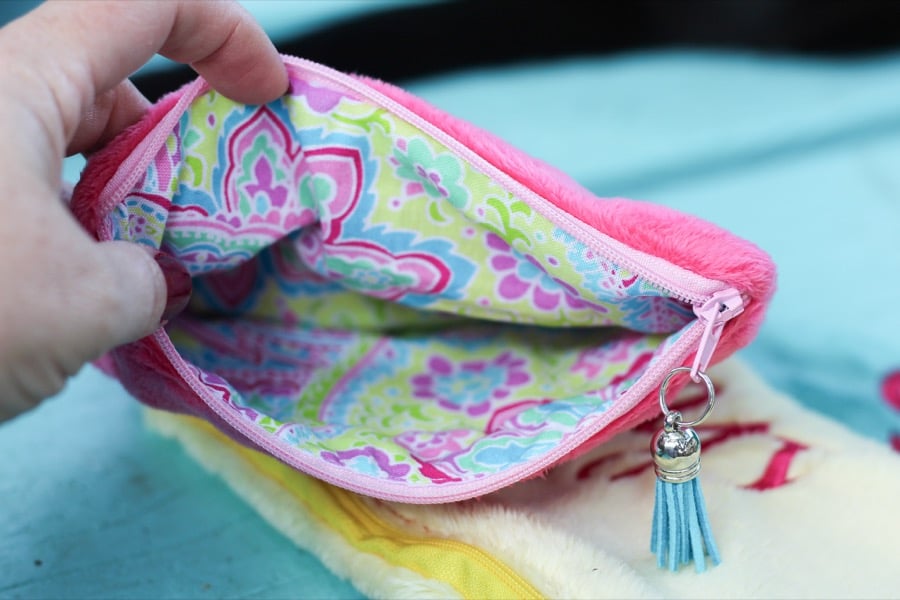 how to sew an embroidered minky fabric zipper bag