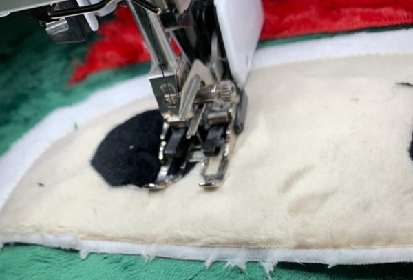 How to Sew a Santa-Themed Holiday Pillow (Petal Pop Santa Pattern Sewing Tutorial)
