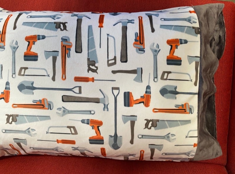 How to sew a pillowcase (free pillowcase pattern)