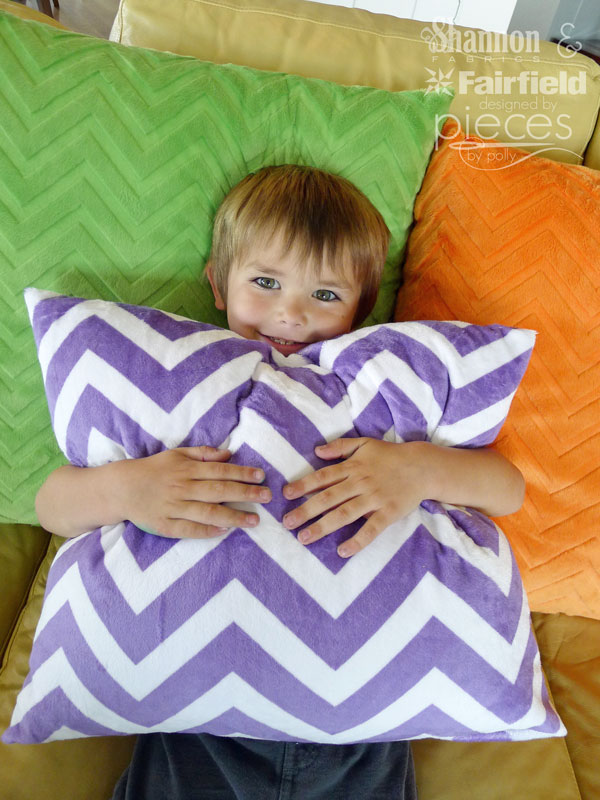 This is the EASIEST way to make a pillow cover...perfect for Beginners