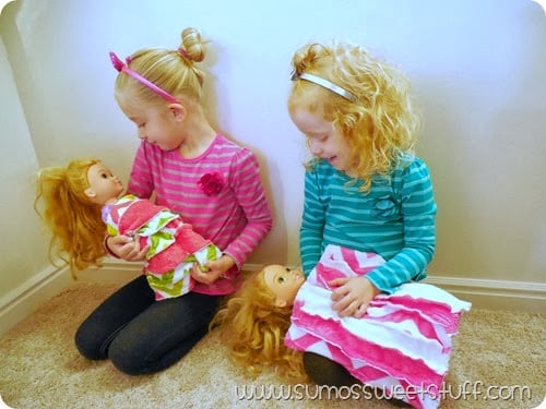 Doll Blankets by SumosSweetStuff.com - These are a great project for scraps, and would make a great gift! #sewing