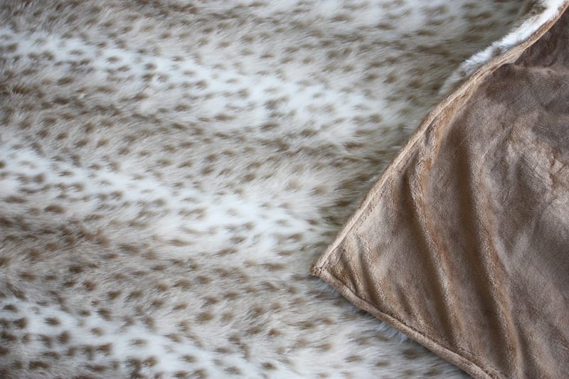 Luxe Faux Fur Pillow & Throw Pattern and Tutorial
