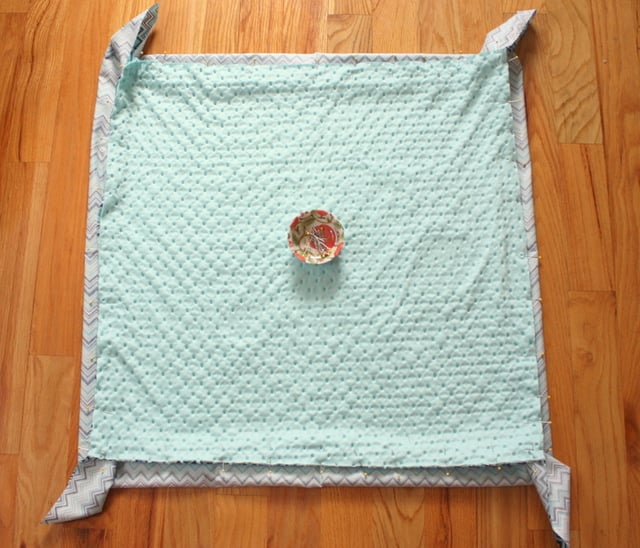 Pin-all-four-sides-mitered-baby-blanket-tutorial