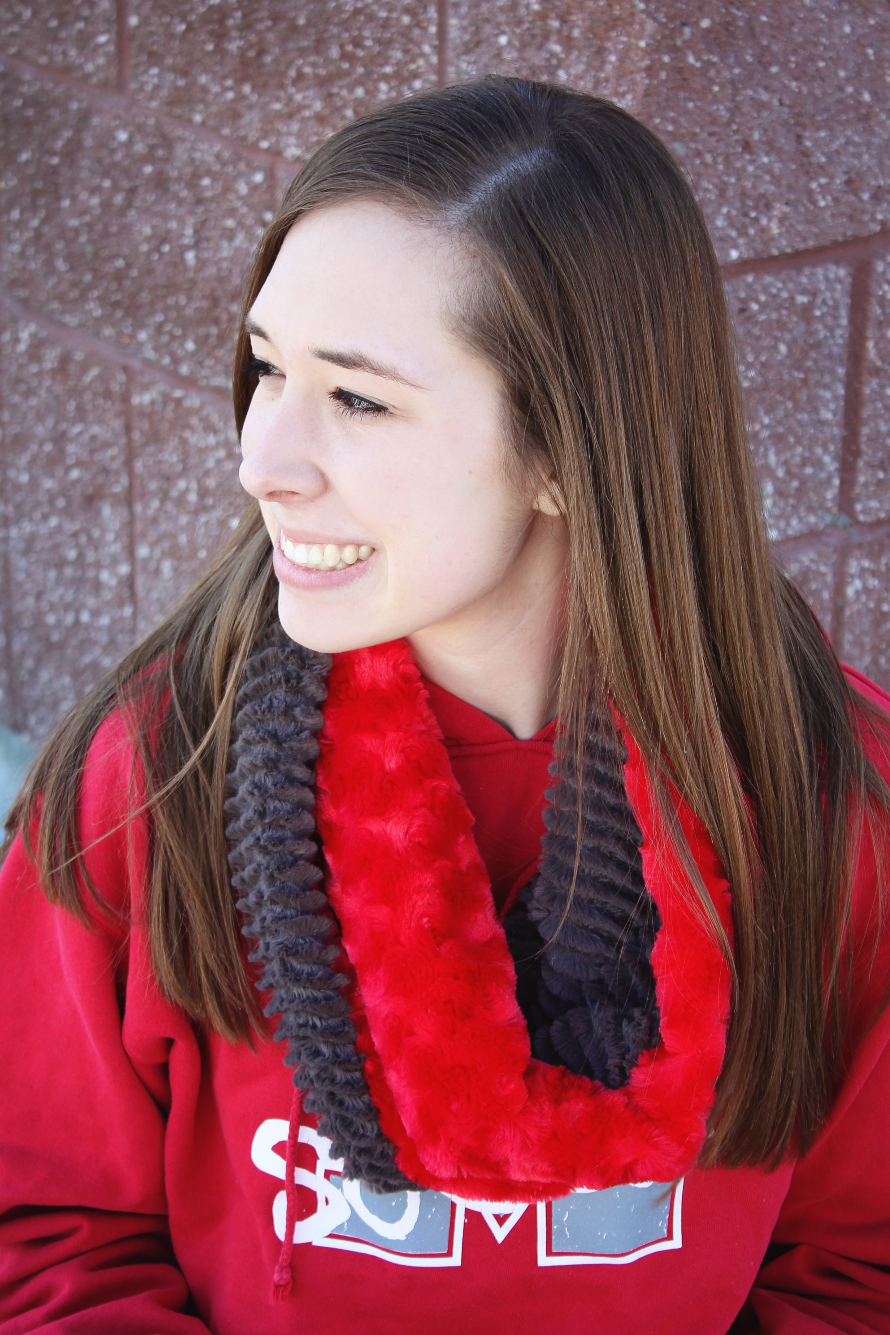 Team Spirit Cuddle Infinity Scarf Free Sewing Pattern from Shannon Fabrics! I want to sew these!