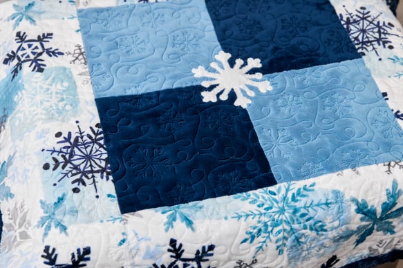 Snowflake Table Topper 6 (1)