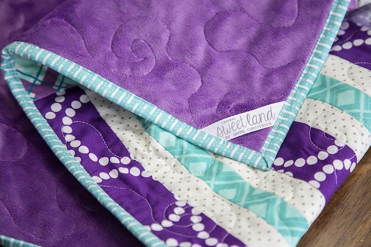 Fabri-Quilt Cuddle Prints Flannel Aqua BTY - Fiber to Yarn